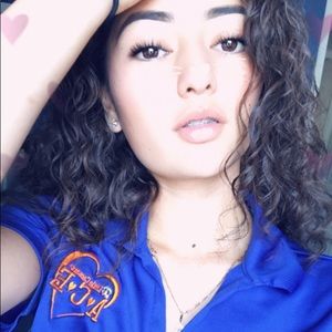 Meet your Posher, Leslie